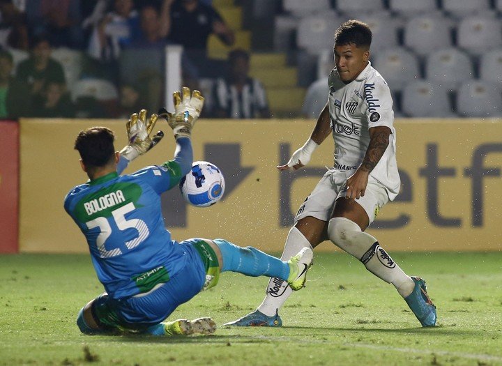 Marcos Leonardo à Santos, contre Banfield dans la Sudamericana.