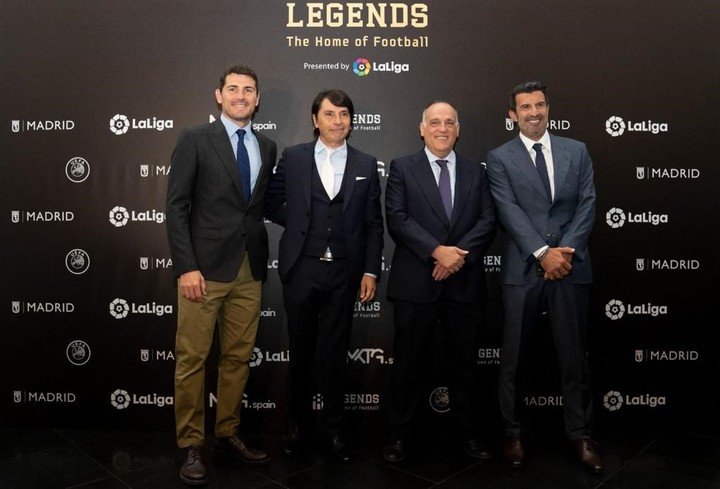 La présentation d'Ordas avec Javier Tebas (La Liga), Figo et Casillas.
