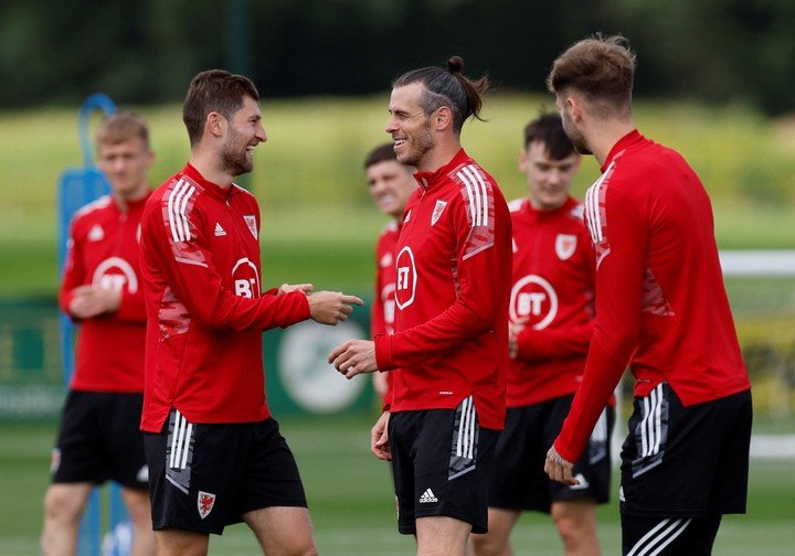Bale est heureux dans l'équipe nationale galloise (Reuters).