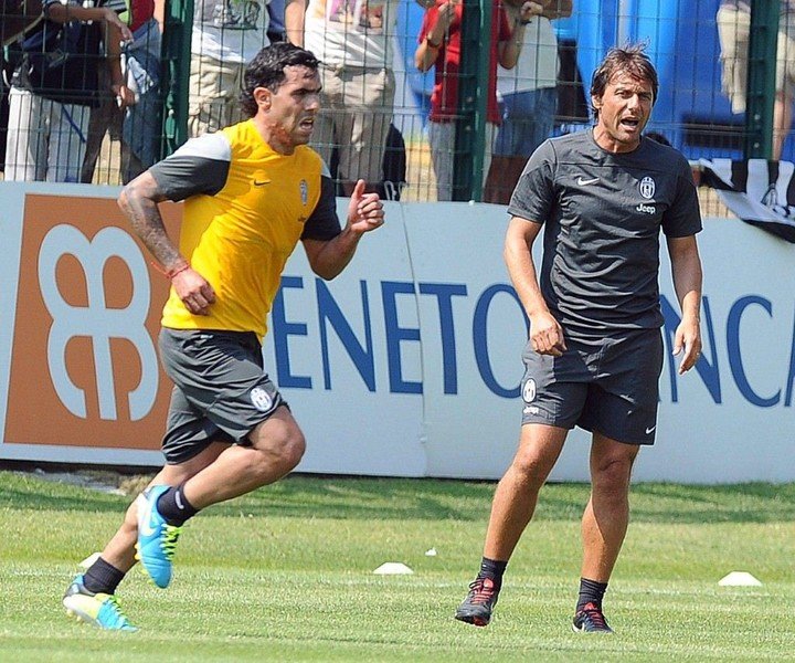 Tevez et Conte en pleine pratique à la Juve en 2014.