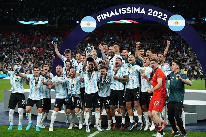 L'Argentine célèbre et est championne.

Finalissima contre l'Italie au stade de Wembley à Londres.

01/06/2022
Photo : Rafael Mario Quinteros - FTP CLARIN MAX05457.JPG Z