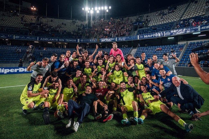 L'équipe de Girona célèbre la promotion à Tenerife.
