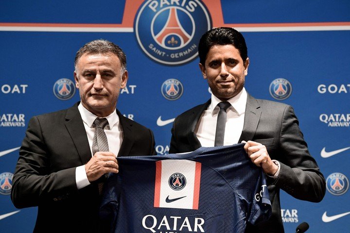 Christophe Galtier et Nasser Al-Khelaifi, propriétaire du PSG.