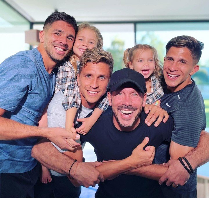 Gianluca Simeone avec son père et ses frères.