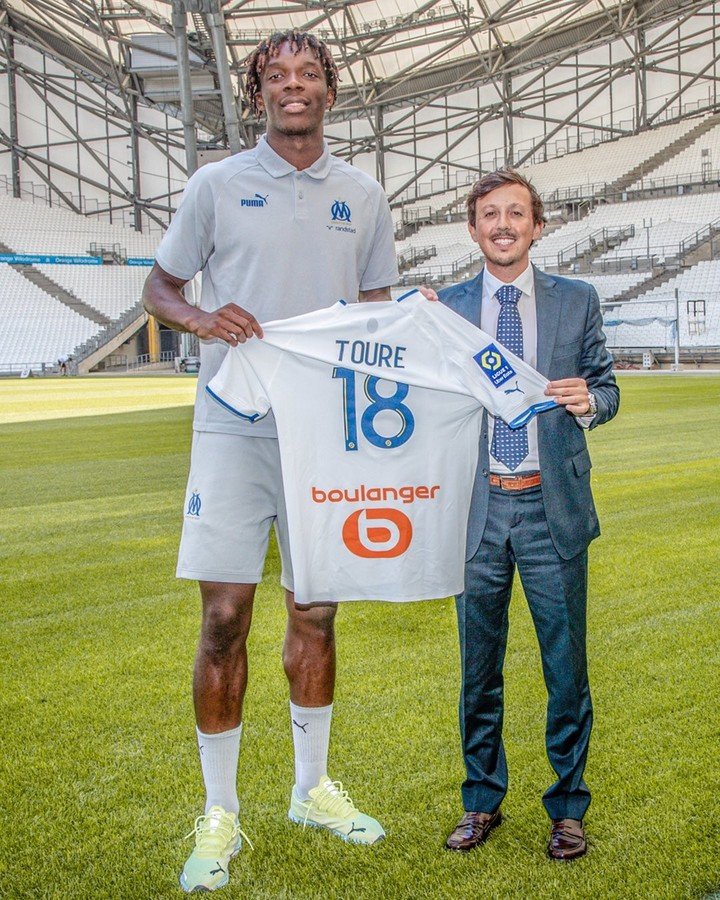Isaak Touré lors de sa présentation avec l'Olympique de Marseille. Photo : Presse Marseille.