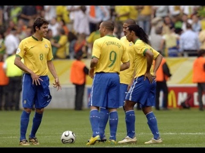 Le "carré magique" : Ronaldo, Ronaldinho, Kaka et Adriano. Seulement à Allemagne 2006.
