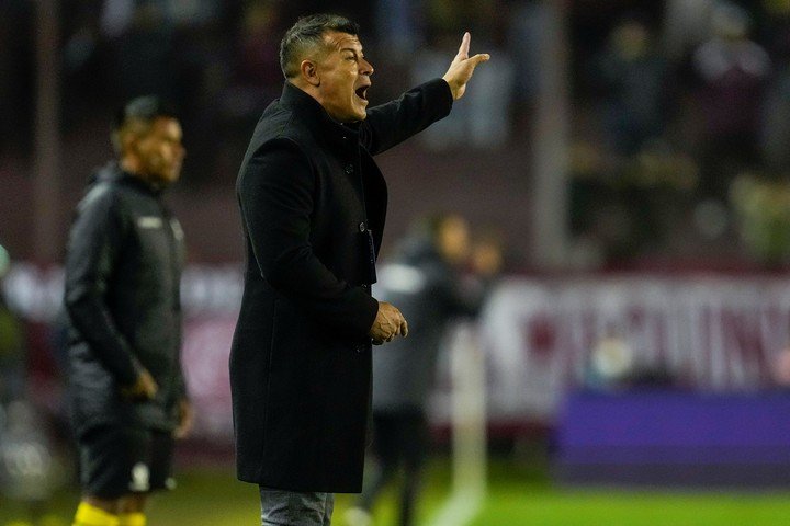 Le match nul 0-0 entre Lanus et Independiente del Valle a été le dernier match d'Almiron à El Grana. Photo : AP /Natacha Pisarenko