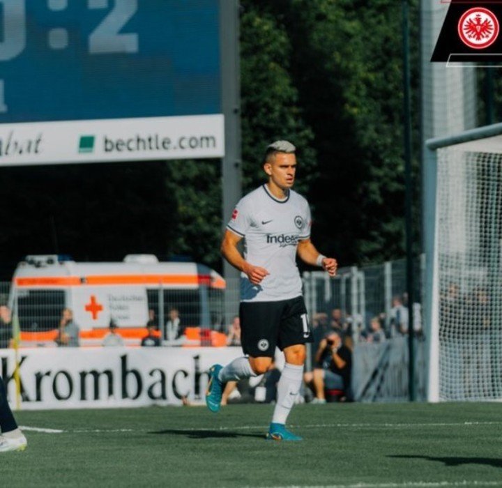 Borré dirige l'Eintracht Frankfurt 3-0.