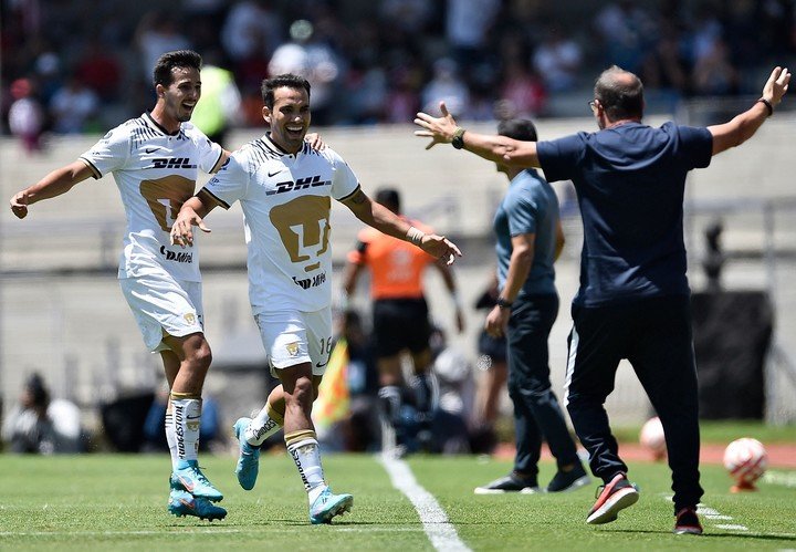 Adrian Aldrete célébrant son but contre Necaxa (Photo : AFP).