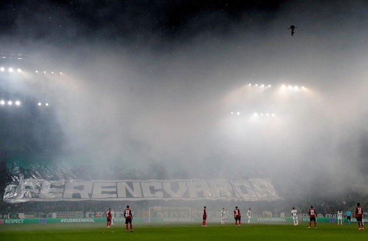 Les fans de Ferencvaros. REUTERS