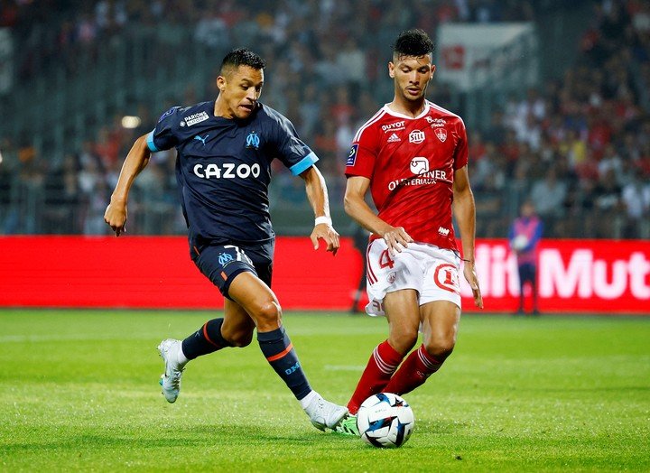 Alexis Sanchez a joué son premier match avec l'Olympique de Marseille, contre Brest, lors de la deuxième journée de Ligue 1 (Photo : REUTERS).
