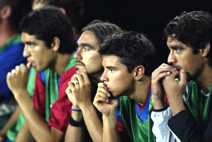 Argentins regardant un match en 2003 (EFE).