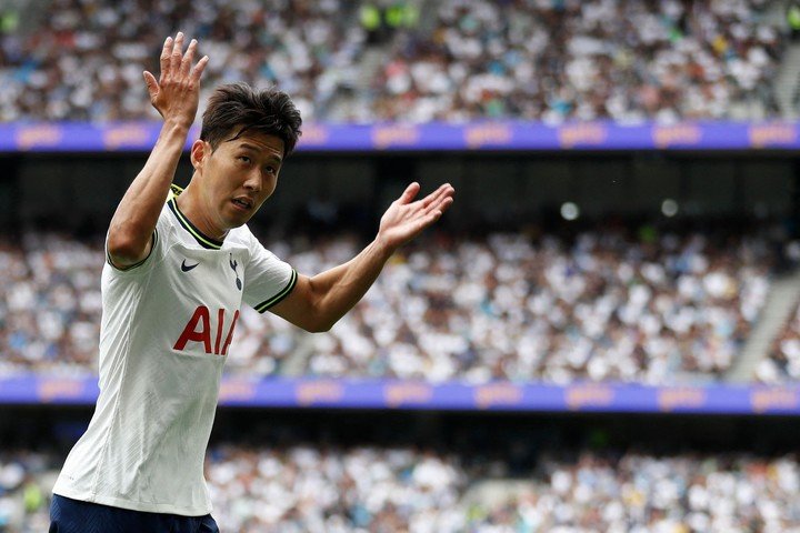 Le joueur de Tottenham Son Heung-min a été la cible des insultes racistes du supporter de Chelsea qui a été suspendu à vie.