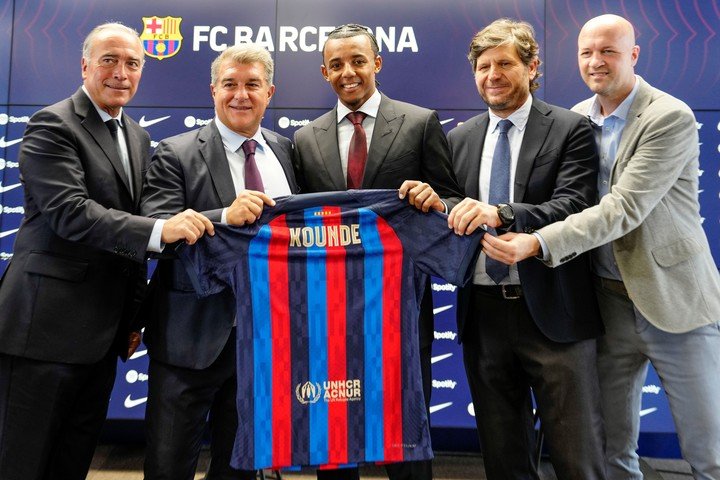 Koundé a signé un contrat jusqu'en 2027. (Photo : EFE/Enric Fontcuberta)