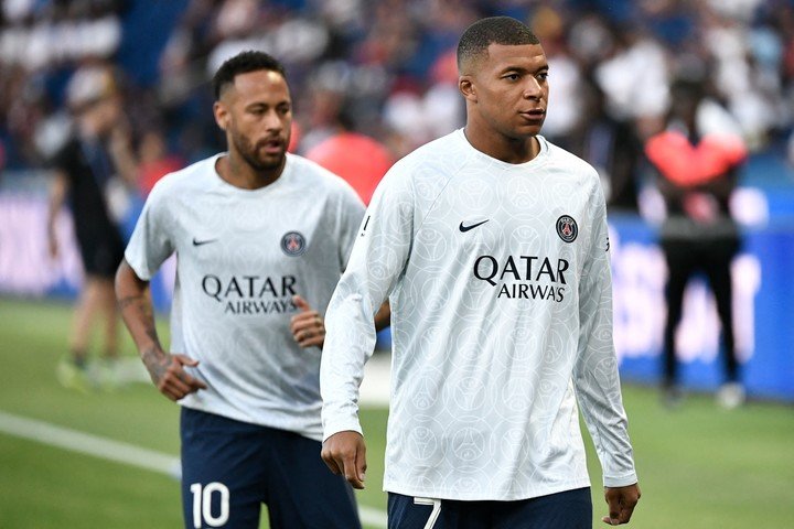 Ney et Mbappé avant le match contre Montpellier.