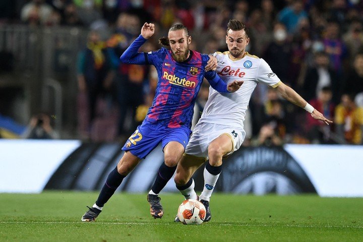 Fabian Ruiz jouant contre Barcelone en Europa League (Photo : AFP).