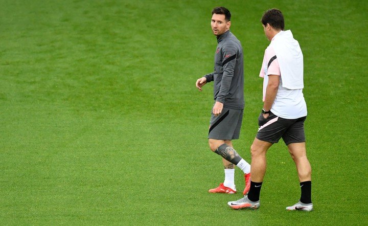 Messi et Pochettino, au PSG. REUTERS/Piroschka Van De Wouw