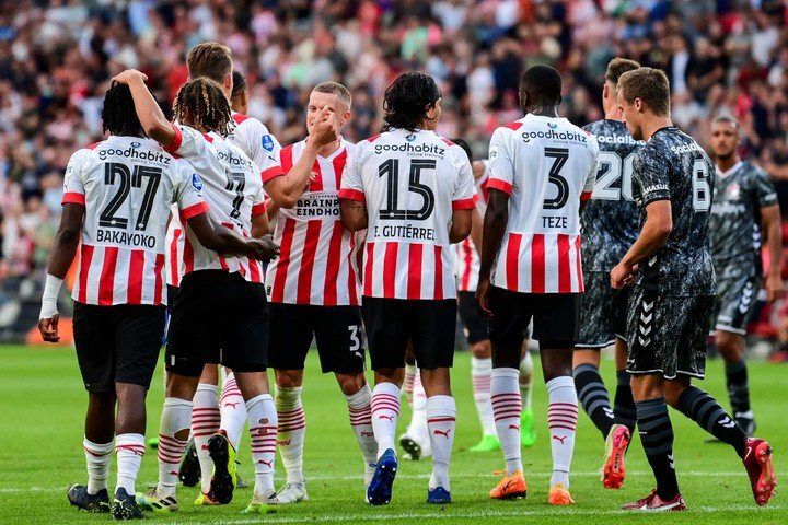 Le PSV a marqué pour ses débuts.