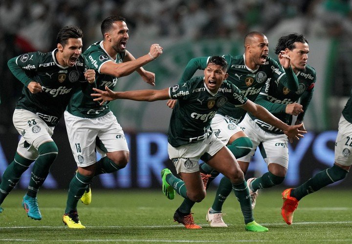 Tout Palmeiras fête la qualification pour les demi-finales de la Copa Libertadores.