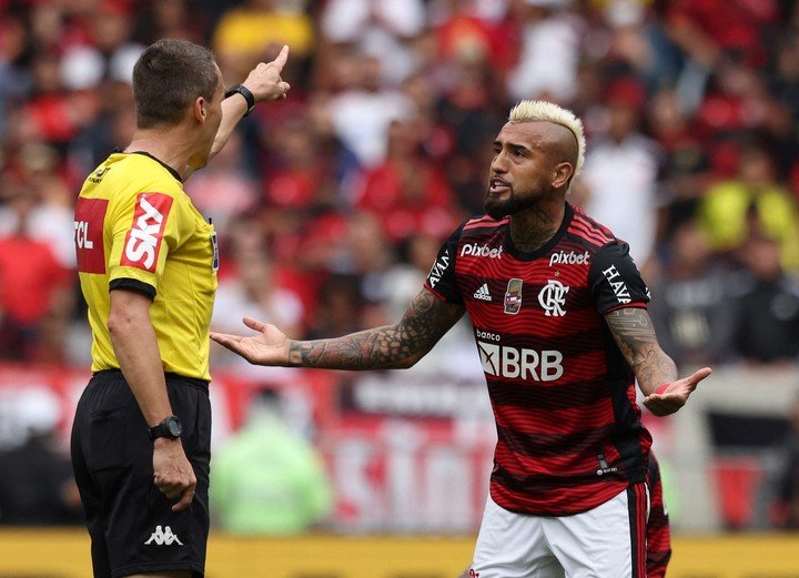 Flamengo a fait match nul 1-1 avec Ceara avant de recevoir Velez en demi-finale retour de la Libertadores.