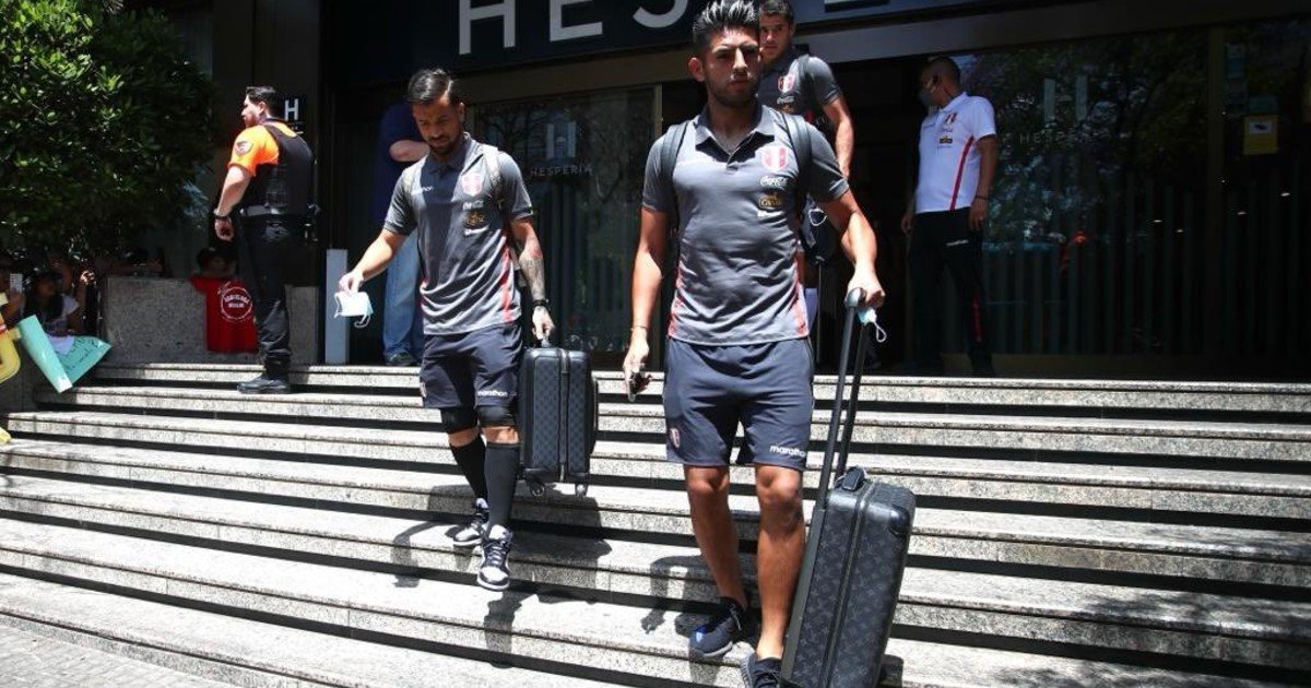 Zambrano et Advíncula s'entraînent avec le Pérou.
