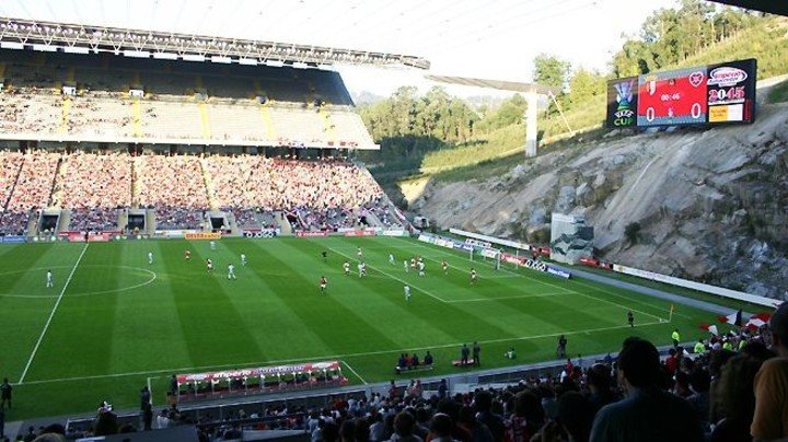 Le stade unique et architectural de Braga (photo Visit Portugal).