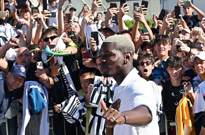 Pogba à son arrivée à la Juventus (Photo : EFE/EPA/Alessandro Di Marco).
