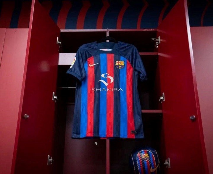 Voici à quoi ressemblerait le maillot de Barcelone avec le logo de Shakira.