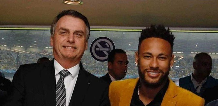 Neymar et Bolsonaro ensemble en 2020.